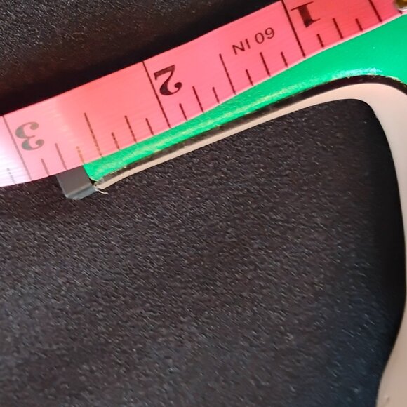 Light green heels - Picture 3 of 7